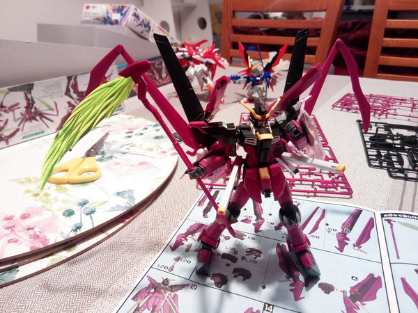 Świeżo złożony Gundam Love Demon